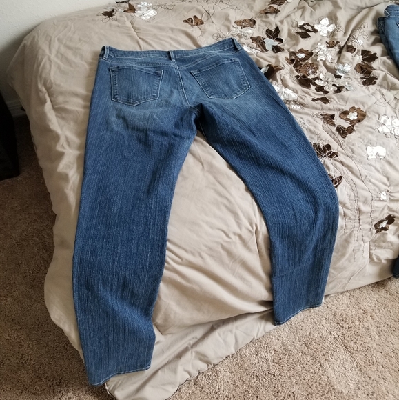 Ann Taylor loft size 10 skinny ankle jeans. - Picture 4 of 5